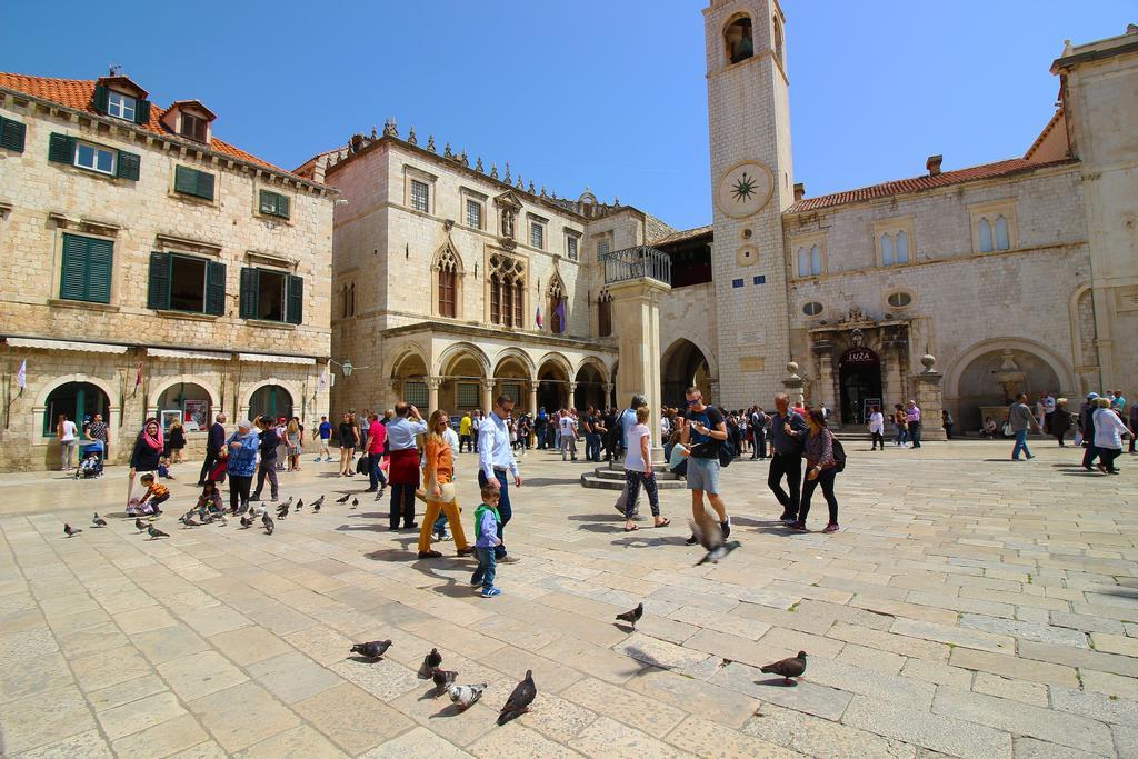 Princess Dora's * Ragusa